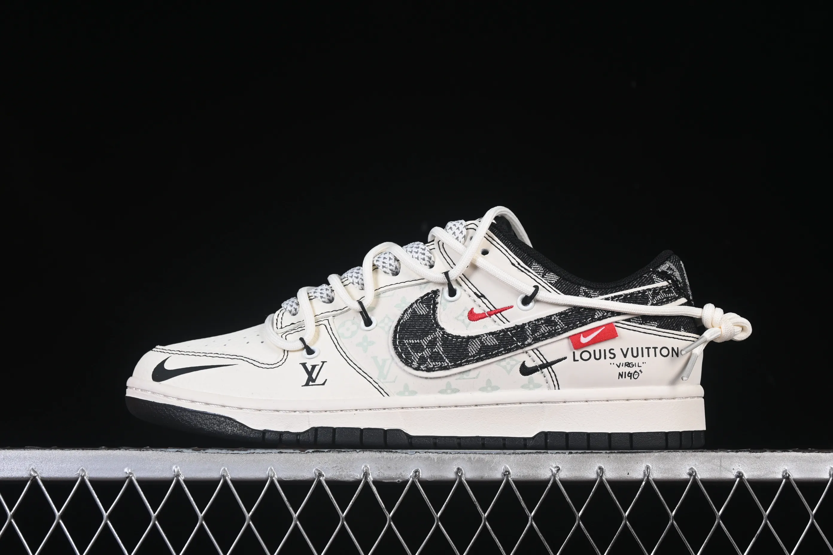 All categories Nk SB Dunk Series Nk SB Dunk Low High-end customized low-top sneakers Nike SB Dunk Low LV co-branded black canvas drawstring Anniversary high-end customized low-top casual sneakers YX5066-380